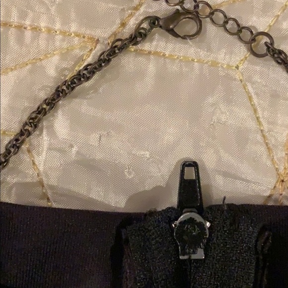 Sheer material roses of cream color - Picture 3 of 6